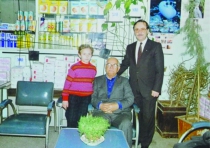 Atlas Yayınları Sahibi Rakım Çalapala'nın Şeker Optiği Ziyarette Kızım Özgül ve Mehmet Şeker ile anısı 1988